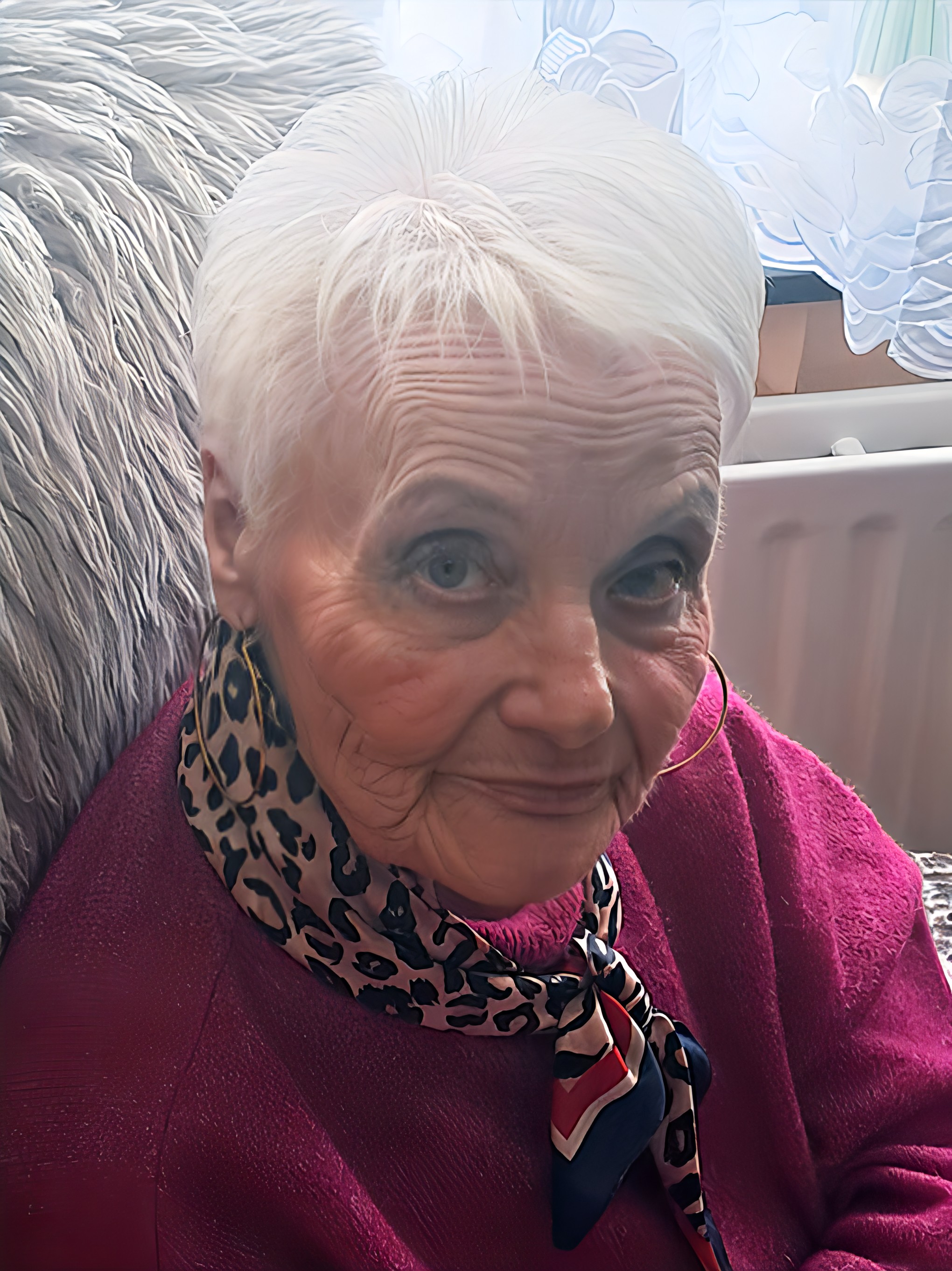 Madame Josée DE LAMPER